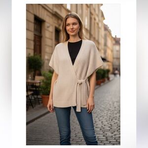 LOFT‎ - Elegant Cream Women's Sweater Vest, Poncho